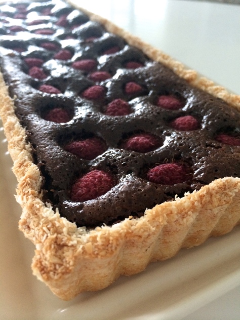 chocolate raspberry macaroon tart3